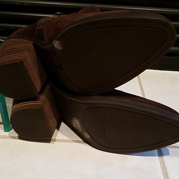 🆕️NIB Lucky java oiled suede booties, size 7.5 - Picture 7 of 8